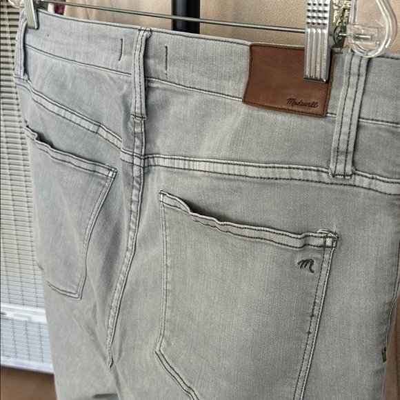 Madewell Jean. Size 32. 27” inseam. Stretch. Excellent Condition. - Picture 4 of 6